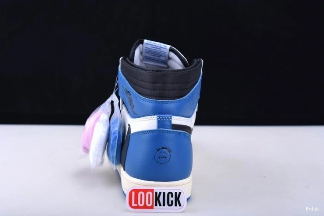Boostmaster lin Travis 1 DH3227-105 White and Scott Jordan Blue Air 0803